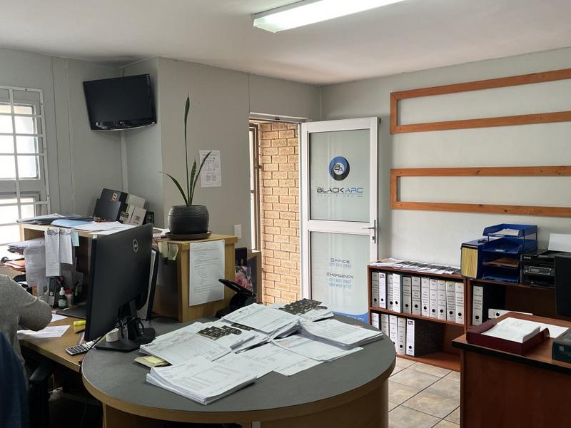 To Let commercial Property for Rent in Montague Gardens Western Cape